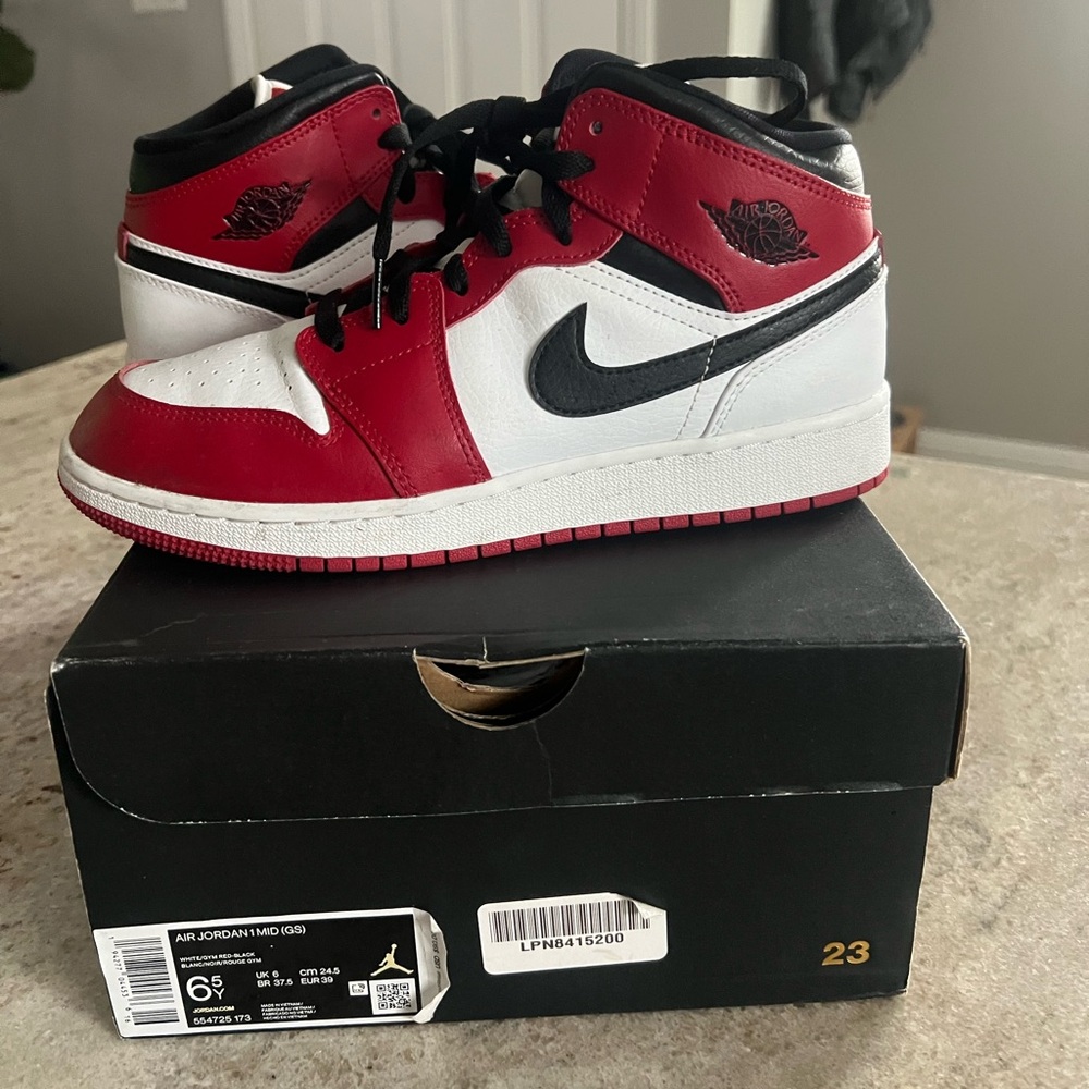 NIKE Air Jordan 1 Mid (GS)